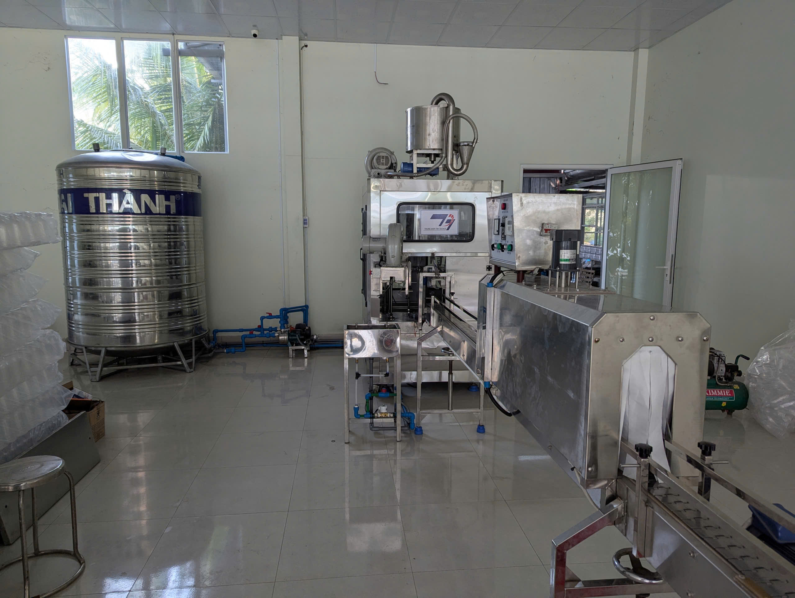máy chiết chai