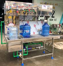 máy chiết rót nước đóng chai tự động